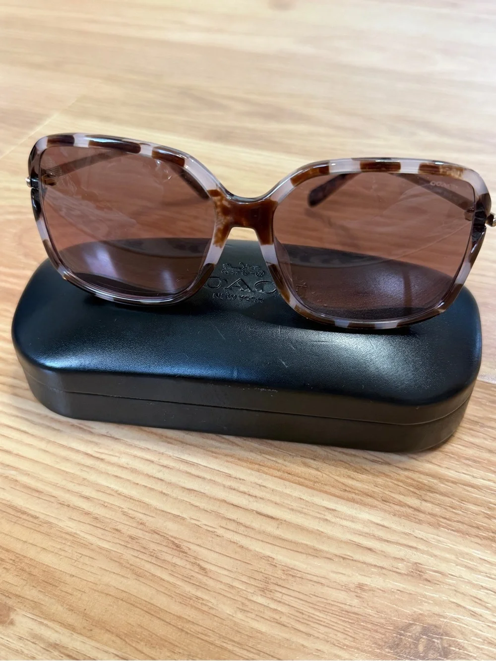 Coach Tortoiseshell Cat-Eye Sunglasses - Brown